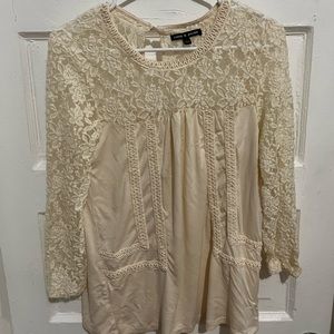 Cable and gauge lace cream top size L